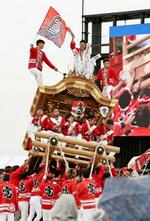 　「大阪ウィーク」で披露された「だんじり」の実演＝９日午後、大阪市此花区の夢洲