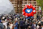 　多くの来場者でにぎわう大阪・関西万博の会場＝３０日午後、大阪市此花区の夢洲
