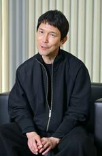 　「自分のイメージ通りの写真を撮るより、感覚的に撮って、写真が発するメッセージを考える方が楽しい」と話す鷹野隆大さん