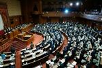 　企業の事業価値全体を担保とした融資を後押しするための新法が可決、成立した参院本会議＝７日午前