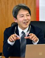 　取材に応じる国立スポーツ科学センターの石毛勇介副所長＝４月、東京都北区