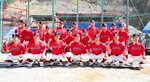 全国選抜大会で上位進出を狙う鳥取中央リトルシニアのメンバー＝佐治町多目的運動広場