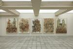 　国際的なセネガル人アーティスト、アリウ・ディアックさんの新作展示風景＝東京・青山の「ｓｐａｃｅ　Ｕｎ」（（Ｃ）Ｍａｓａｋｉ　Ｏｇａｗａ）（提供写真）