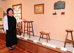 県中部で初めて展示された旧吉田医院で使われていた民芸家具