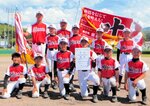 ２年ぶり２度目の優勝を果たした三朝・北条＝三朝球場