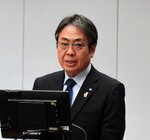 江府町長選に立候補の意向を表明する白石氏＝６日、同町議会議場