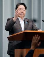 　記者会見する林官房長官＝１０日午前、首相官邸