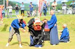 歌長太神楽保存会による天狗と獅子のユーモラスな舞