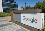 　米グーグルの看板＝２０１９年５月、カリフォルニア州マウンテンビュー（ロイター＝共同）