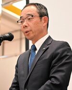 あいさつで協会の活動の活発化を誓う三輪会長＝３０日、米子市久米町のＡＮＡクラウンプラザホテル