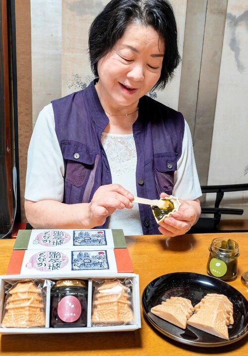 米子城の小天守をイメージした「米子城もなか」