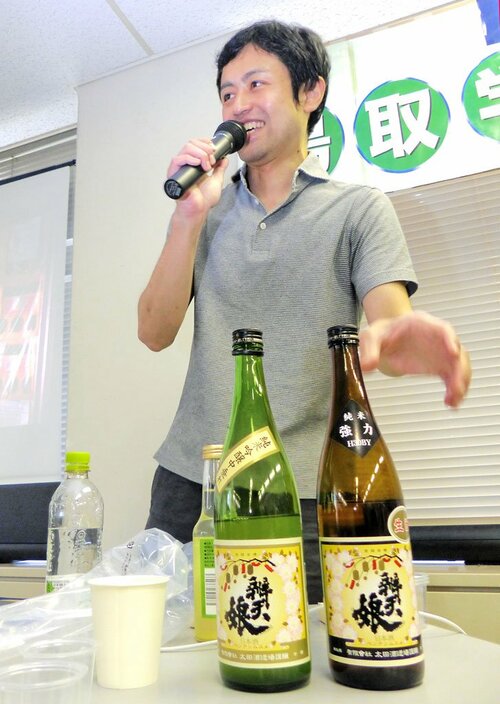 酒米の特徴や酒造りへの思いを語る太田社長