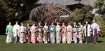 　晴れ着撮影会に登場した（左から）百瀬拓実、奥野壮、井頭愛海、ギュナイ滝美、本田紗来、本田望結、井本彩花、高橋ひかる、宮本茉由、玉田志織、大角ゆき、川瀬莉子、尾碕真花、飯島寛騎、庄司浩平＝東京都港区