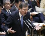 　３月６日の参院予算委で答弁する石破首相
