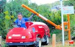 小型特殊車両に乗ったまま遮断棒を持ち上げられる「踏切ゲート―Ｌｉｔｅ＋」（ＪＲ中国統括本部提供中国統括本部提供）