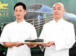 鳥取県から初めて「食の匠」に選出された藤森さん（左）と光井さん＝２４日、鳥取県米子市弥生町のＪＲ山陰支社
