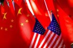 　米国と中国の国旗（ＡＰ＝共同）
