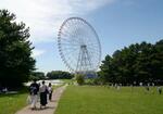 　葛西臨海公園のシンボル「ダイヤと花の大観覧車」＝東京都江戸川区