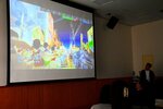 倉吉の魅力を詰め込んだＣＭが次々と流れた上映会＝１４日、倉吉市上井のエキパル倉吉