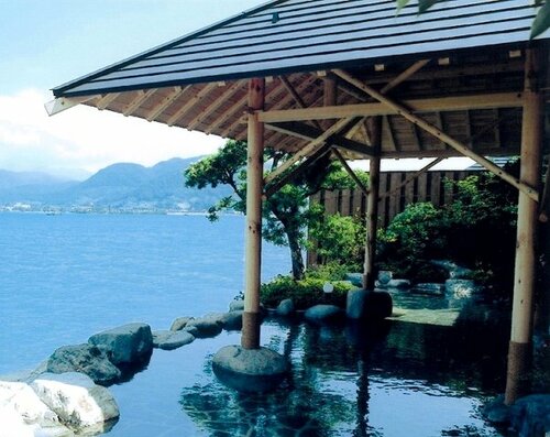 湖上露天風呂「元祖幸助湯」