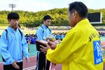 表彰を受けるメンバ－