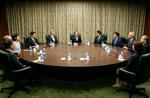 　金融政策決定会合に臨む日銀の植田総裁（中央）ら＝１日午前、日銀本店