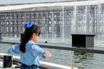 　ギネス世界記録に認定された水上イベント「水と空気のマジカルダンス」で使用する「世界最大のインタラクティブな噴水設備」＝７日午後、大阪市此花区の夢洲