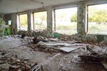 爆撃を受けたザポロジエの学校。爆撃は夜で、宿直の教諭が犠牲になった（ＥＲＩＫＯさん提供）
