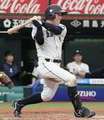 　８回西武２死一、二塁、蛭間が右前に勝ち越し打を放つ＝ベルーナドーム