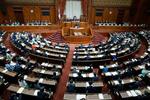 　国会で開かれた参院本会議＝１６日午前