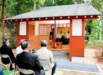 改修された打吹稲荷神社の拝殿