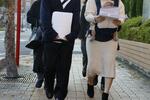 　署名提出のため前橋地検に向かう遺族＝１１月８日