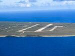 　米自治領・北マリアナ諸島のテニアン島で再建中のノースフィールド飛行場＝２２日（共同）