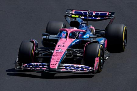 　フリー走行するアルピーヌの平川亮＝鈴鹿サーキット