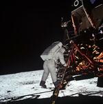 　１９６９年７月、アポロ１１号で月面に降りるオルドリン飛行士（ＮＡＳＡ提供）