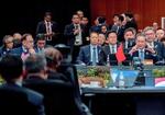 　ＡＳＥＡＮと中国、ＧＣＣ首脳会議の冒頭に話す中国の李強首相（手前右端）＝２７日、クアラルンプール（共同）