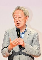 国際情勢を分かりやすく解説する池上氏＝２０日、新温泉町湯の夢ホール