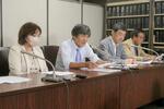 　記者会見する（左から）申請人の石川牧子さん、西村隆雄弁護士ら＝２日午後、東京・霞が関の司法記者クラブ