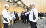 　大阪・関西万博の「日本館」を視察する石破首相（右）＝１月、大阪市此花区の夢洲