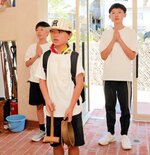 無病息災を祈って念仏を唱える子どもたち＝１４日、香美町村岡区大笹