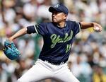 　阪神戦に先発したヤクルト・石川＝甲子園