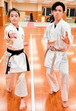 全国大会への出場を決めた（左から）坂本さんと西本さん＝香美町香住区境の香住Ｂ＆Ｇ海洋センター