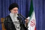 　２０日、イランの首都テヘランで演説する最高指導者ハメネイ師（最高指導者事務所／ＷＡＮＡ提供・ロイター＝共同）
