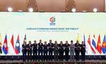 　ＡＳＥＡＮの非公式外相会議に出席した加盟国の外相ら＝１月、マレーシア北部ランカウイ島（共同）