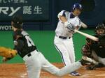 　２００６年４月、巨人の上原浩治投手からサヨナラ満塁本塁打を放つ中日の立浪和義選手＝ナゴヤドーム（現バンテリンドームナゴヤ）