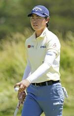 　８日のショップライト・クラシック第２ラウンド、３番でパーパットを決めた笹生優花＝シービュー（共同）