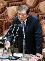 　衆院予算委で答弁する石破首相＝３日午後