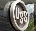 　ＵＳスチール本社に掲げられたロゴ＝２０１０年４月、米ペンシルベニア州ピッツバーグ（ＡＰ＝共同）