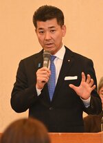 ４月の衆院島根１区補欠選挙の必勝を呼びかける泉代表＝３日、松江市殿町のサンラポーむらくも