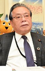参院選に向け、石破首相に「政治とカネ」問題への厳しい対応を求める谷氏＝１日、国会内